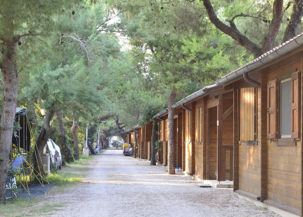 Camping La Pineta Porto Recanati Exterior foto